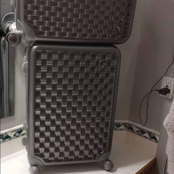 Heys international luggage set - Picture 3 of 5